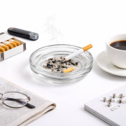 Кругла попільничка зі скла, (12*2,5)см, №YG1083-3 (72) Кругла попільничка зі скла, (12*2,5)см, №YG1083-3 (72)